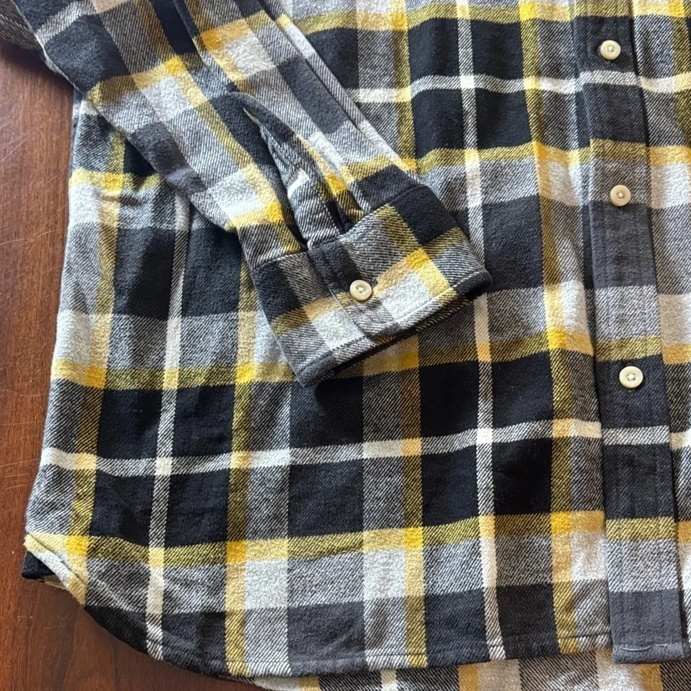The North Face Men’s XXL Outdoors/Workwear Plaid Flannel Button Down Shirt